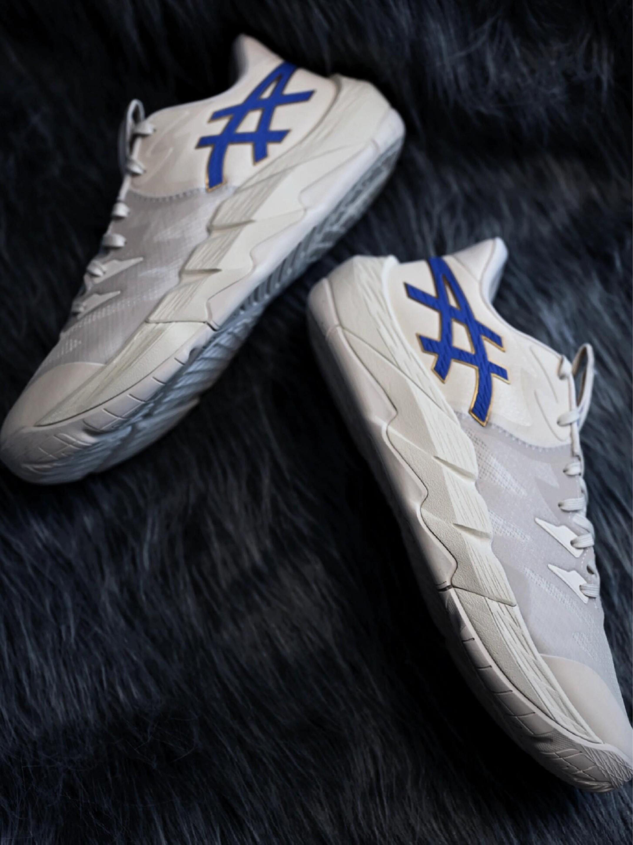 河村登峰造极,Asics妙鞋生花。